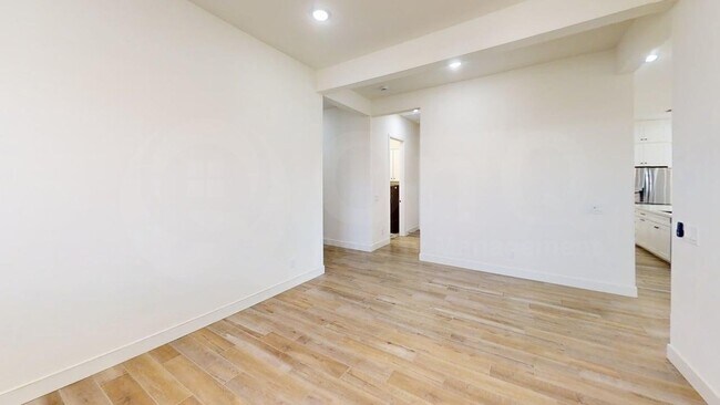 Foto del edificio - 1315 E Eleana Ln