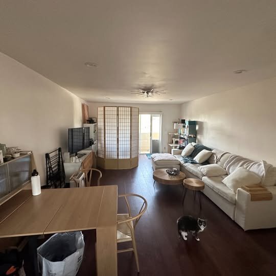 Foto del edificio - 6227 Morse Ave