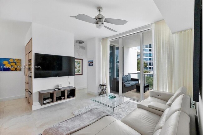 Foto del edificio - 50 South Pointe Dr