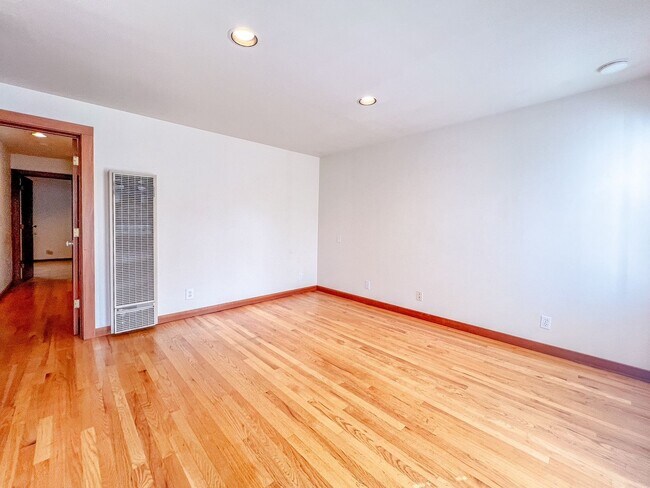 Foto del edificio - Charming One Bedroom Apartment