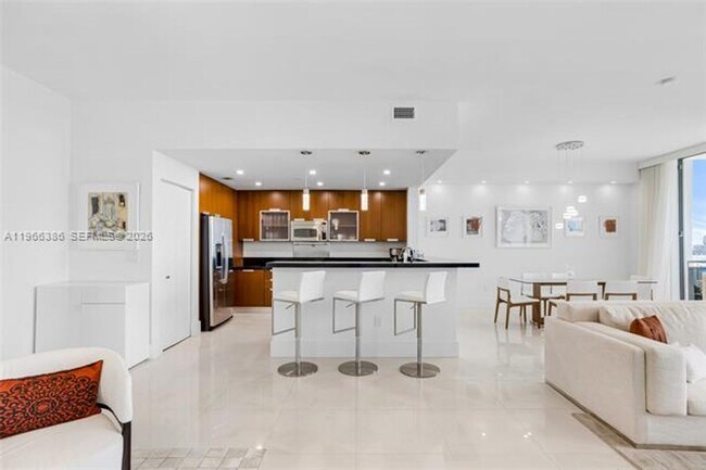 Building Photo - 7901 Hispanola Ave