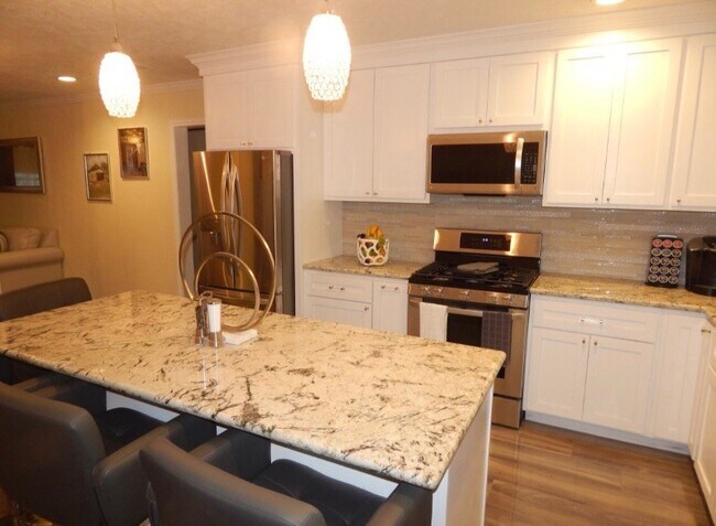 Foto del edificio - 8821 Woodruff St