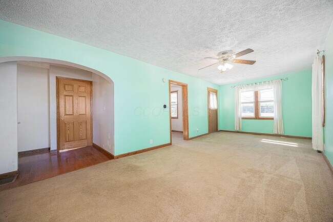 Foto del edificio - 334 Lancaster Pike