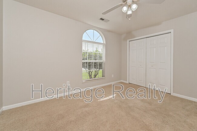Foto del edificio - 5425 Crooked Pine Ln