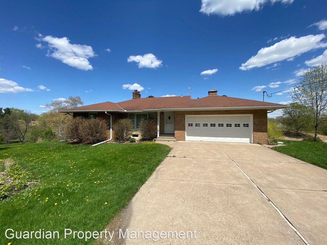 Primary Photo - 1942 E Kenwood Dr