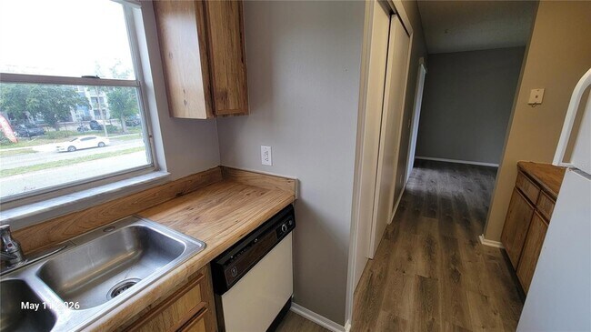 Foto del edificio - 4338 Pershing Pointe Pl