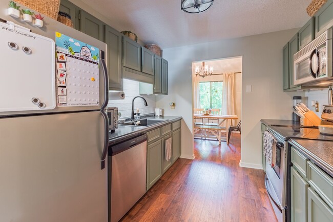 Foto del edificio - Now Pre Leasing - 3 Bedroom, 3 Bathroom Co...