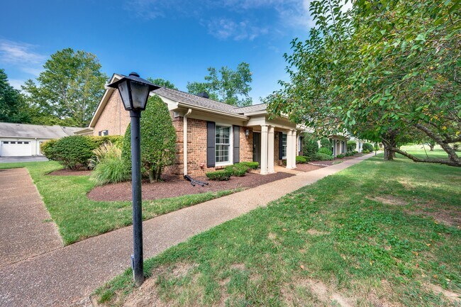 Foto del edificio - 225 Boxwood Dr