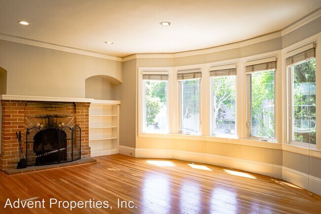 Foto del edificio - 3 br, 3 bath House - 921 Castro St