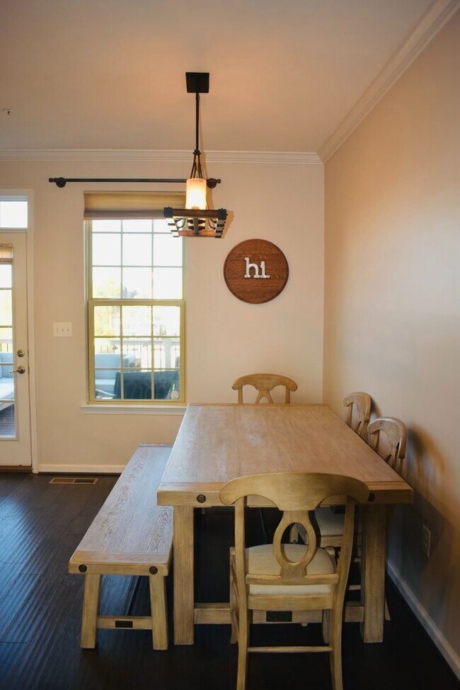 Foto del edificio - Beautiful Modern 3 Bedroom