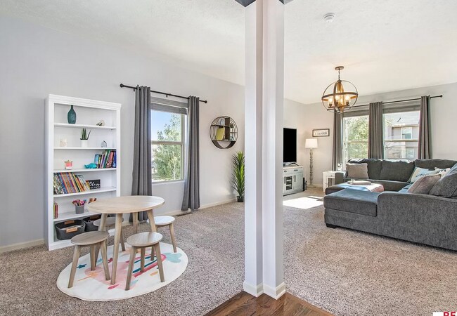 Building Photo - Beautiful 4 Bedroom In Elkhorn South!!