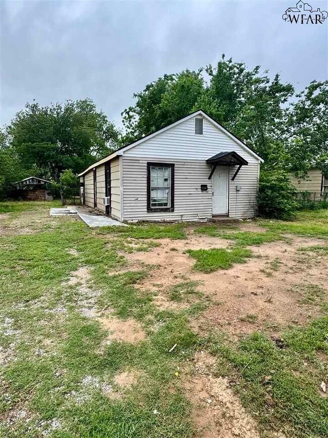 Building Photo - 809 Paradise St