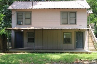 Building Photo - 3005 Old Houston Rd