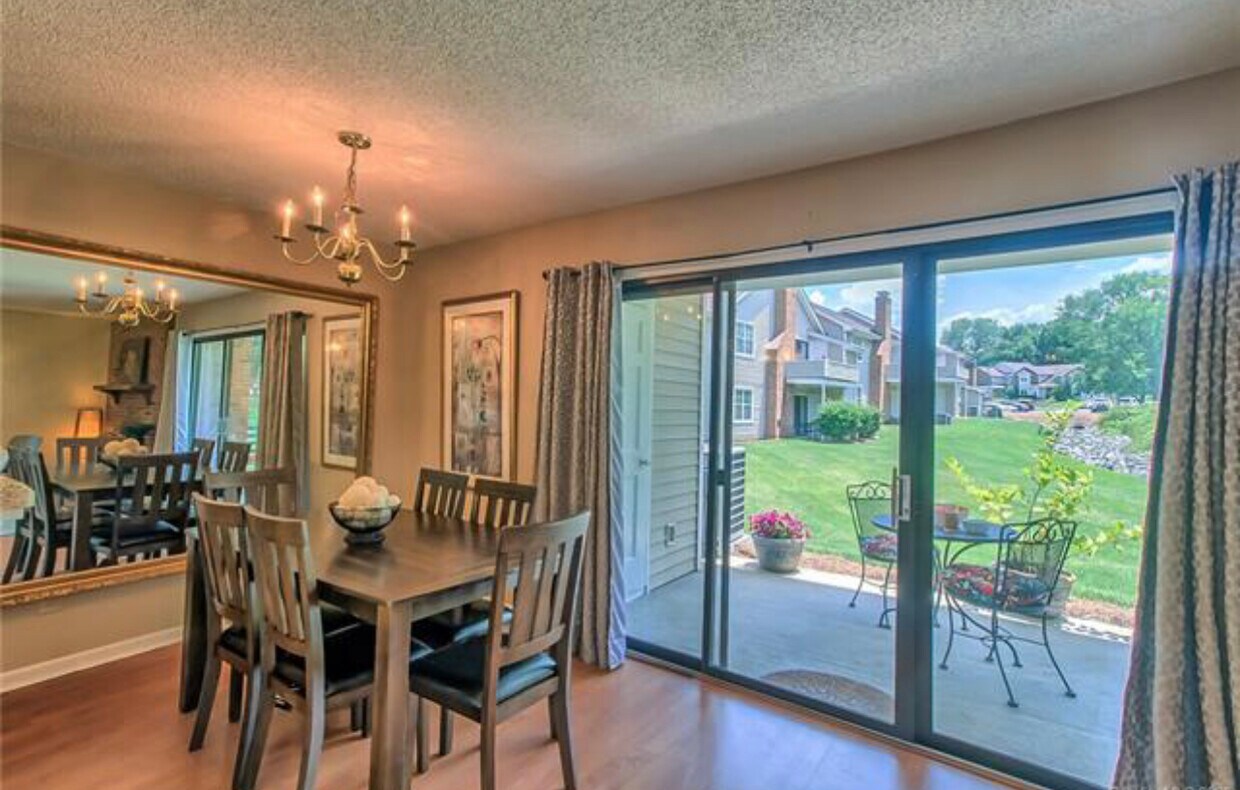 Foto principal - 7823 Davinci Ln