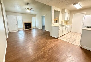 Building Photo - 2024 Redwing Way