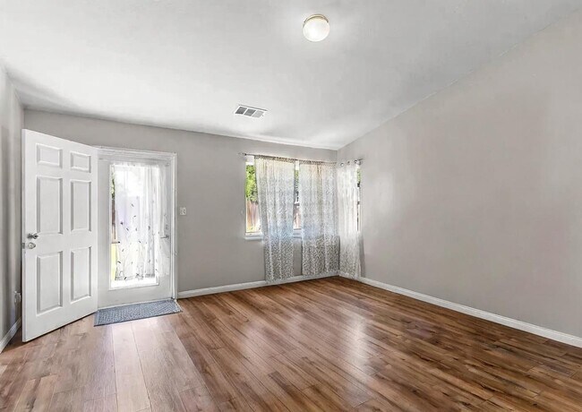 Foto del edificio - 10512 Anacostia Way