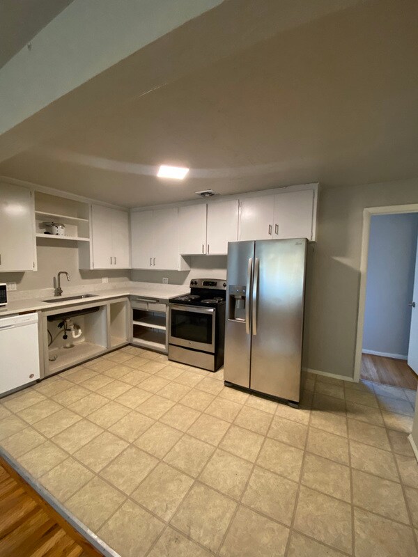 Building Photo - 1518 S 1000 E