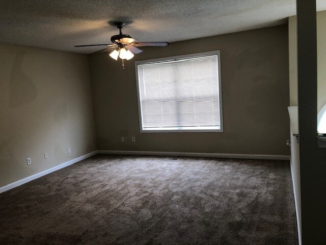 Building Photo - 15 Corn Crib Ct