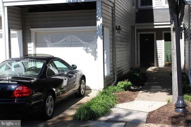 Foto del edificio - 12858 Fair Briar Ln
