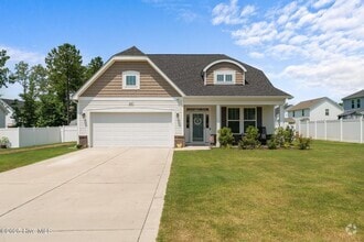 Building Photo - 2025 Alder Ln