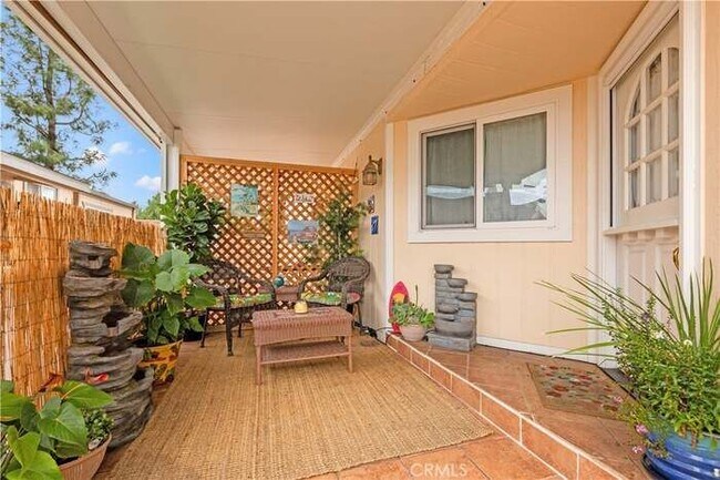 Foto del edificio - 5200 Irvine Blvd