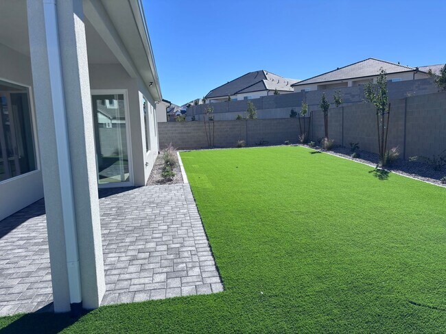 Foto del edificio - Beautiful 5 bed 4 bath home in Desert Canyon