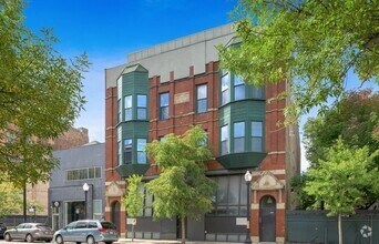 Building Photo - 1906 S Halsted St