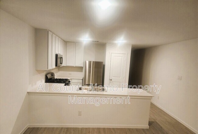 Foto del edificio - 2456 Creek Rd