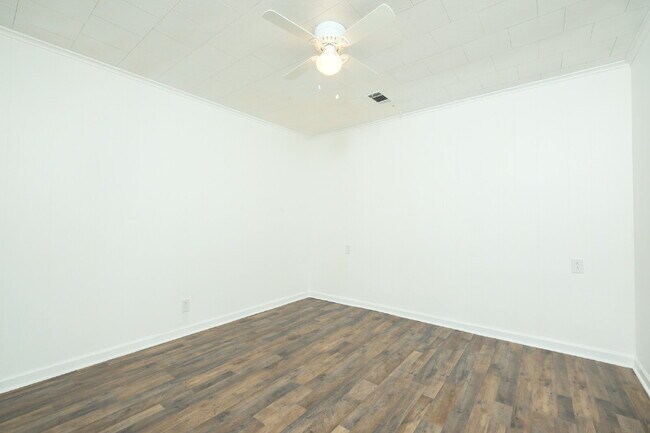 Foto del edificio - 2-Bed Home with Full Bath in Bradford!