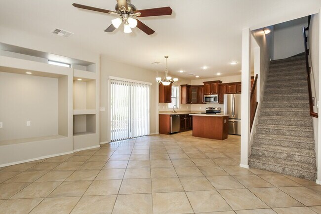 Foto del edificio - 8944 W Grovers Ave