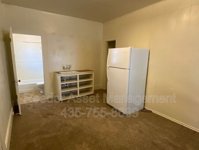 Building Photo - 123 E 200 S