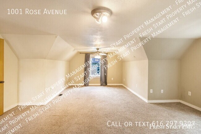 Foto del edificio - 1001 Rose Ave