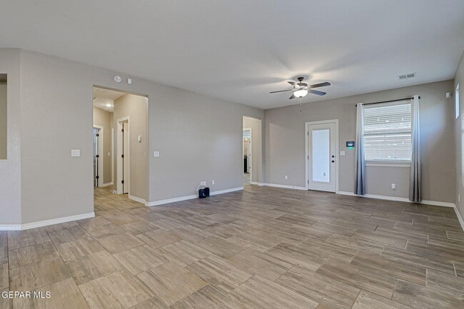 Building Photo - 4713 Marisabel Azcarate St