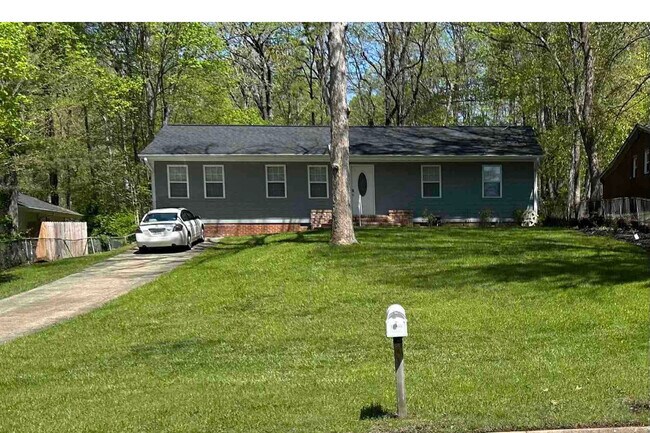 Building Photo - 709 Springdale Dr