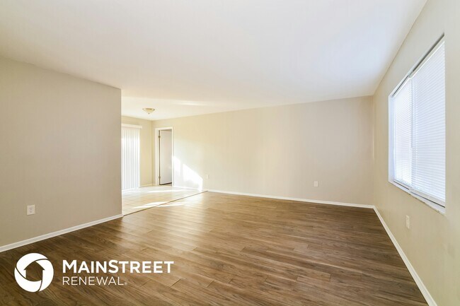 Foto del edificio - 2000 Burning Tree Dr