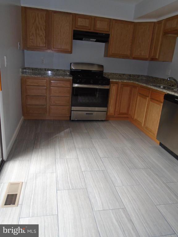 Building Photo - 9259 Hobnail Ct