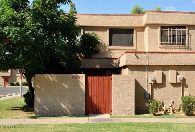 Building Photo - 5039 N 40th Ave