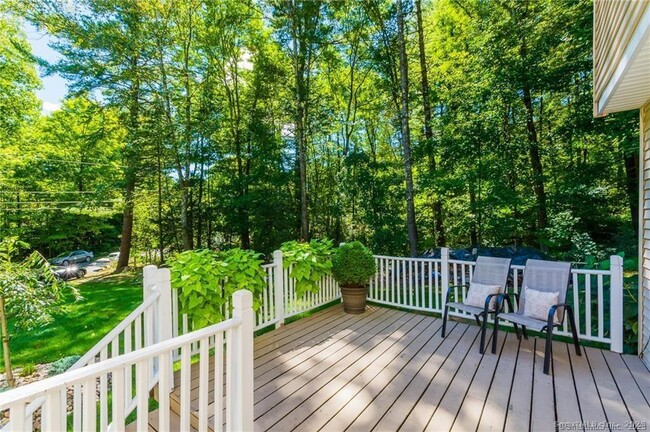 Foto del edificio - 351 W Mountain Rd