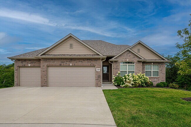 Foto del edificio - 5200 Shoal Creek Ct