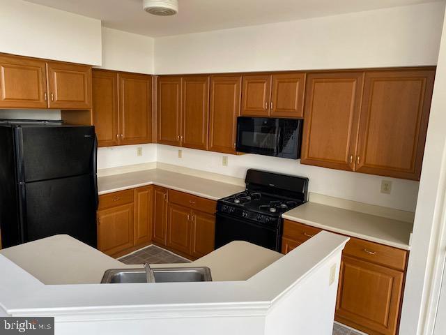 Building Photo - 45 Lincoln Dr