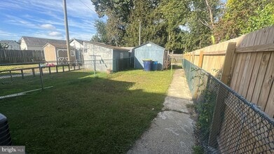 Building Photo - 119 Bungalow Ave