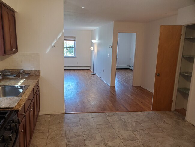 Sala de estar - 3628 166th St