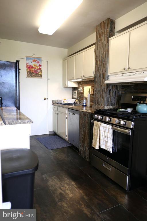 Foto del edificio - 6631 Wakefield Dr