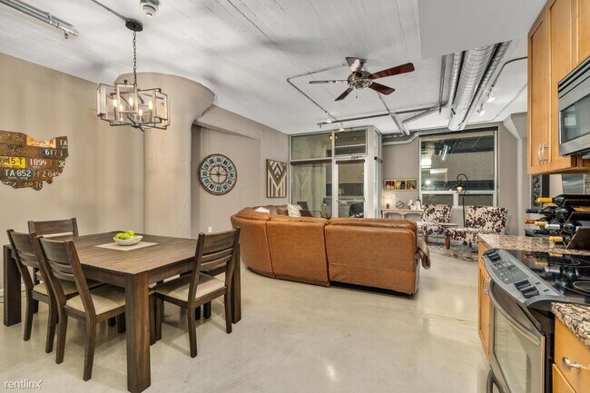 Foto del edificio - 1 br, 2 bath Condo - 221 N Front St