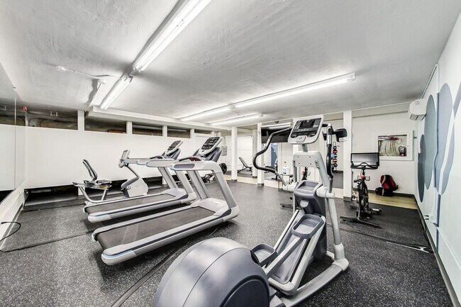 Foto del edificio - 1925 13th Ave