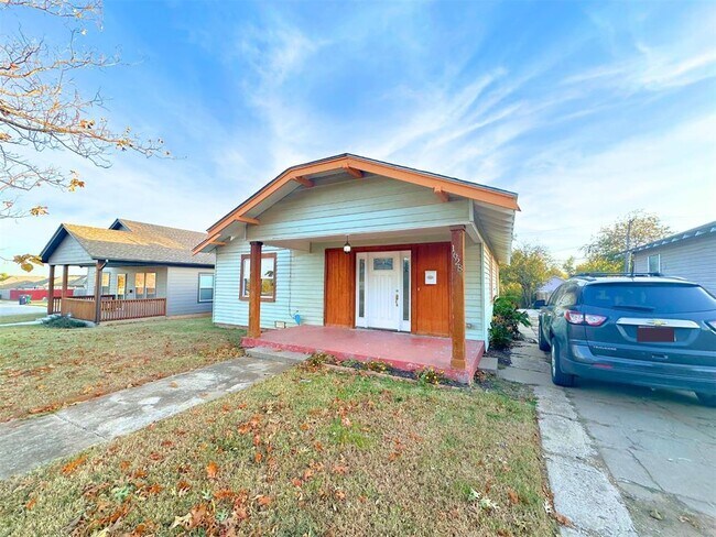 Foto del edificio - 1628 NE 12th St