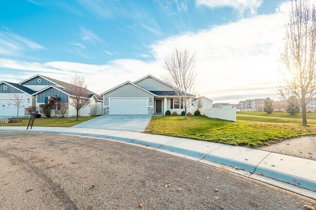 Building Photo - Beautiful Home in the growing Meridian