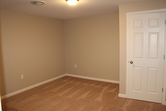 Foto del edificio - End Unit Home