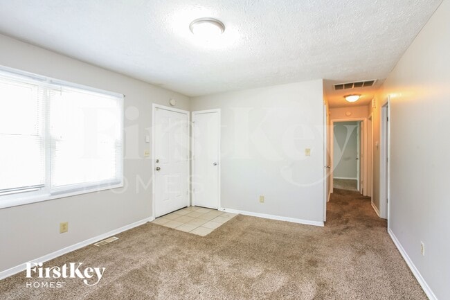 Foto del edificio - 2910 Heatherlea Dr