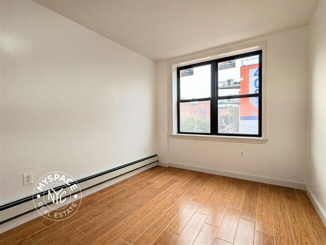 Building Photo - 4023 10th Ave